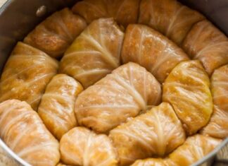 Posna sarma sa sojom: Ukusnija je čak i od mrsne, a pravi se očas posla Posna sarma sa sojom: Ukusnija je čak i od mrsne, a pravi se očas posla