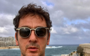 Poznati srbijanski DJ preminuo u stravičnoj nesreći Poznati srbijanski DJ preminuo u stravičnoj nesreći