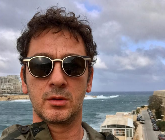 Poznati srbijanski DJ preminuo u stravičnoj nesreći Poznati srbijanski DJ preminuo u stravičnoj nesreći