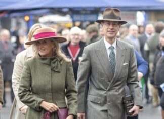 Princeza Sofija u kaputu koji svaka žena mora da ima: U njemu dame deluju mršavije i mlađe Princeza Sofija u kaputu koji svaka žena mora da ima: U njemu dame deluju mršavije i mlađe