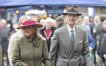 Princeza Sofija u kaputu koji svaka žena mora da ima: U njemu dame deluju mršavije i mlađe Princeza Sofija u kaputu koji svaka žena mora da ima: U njemu dame deluju mršavije i mlađe