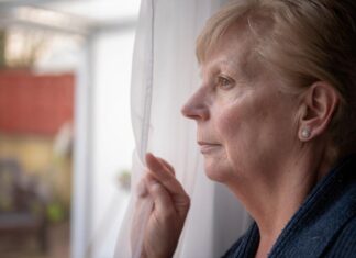 Rada iz Smedereva godinama čeka sina da joj dođe na Aranđelovdan: “Uvek zamotam njegovu omiljenu sarmu u nadi da će doći” Rada iz Smedereva godinama čeka sina da joj dođe na Aranđelovdan: "Uvek zamotam njegovu omiljenu sarmu u nadi da će doći"