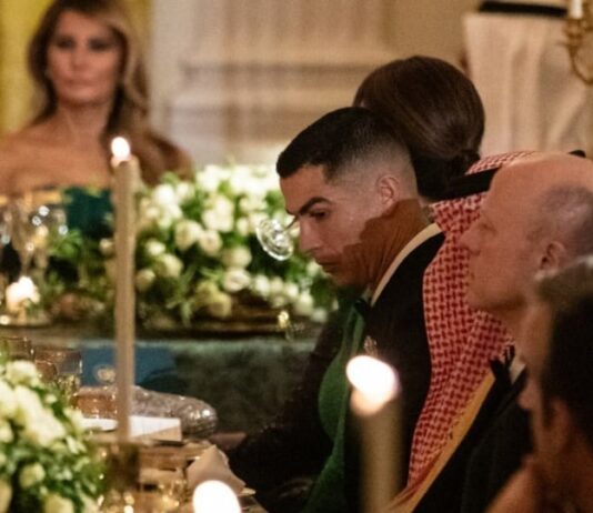 Ronaldo u Bijeloj kući, dočekao ga Trump: “Inspirišimo nove generacije za hrabrost i mir” Ronaldo u Bijeloj kući, dočekao ga Trump: “Inspirišimo nove generacije za hrabrost i mir”