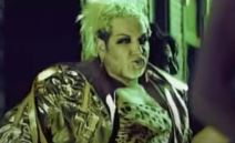 Sa njom dobio 3 dece, a onda ćerki otkrio šok istinu o sebi: Oblačio se kao žena, trpeo prevaru 10 godina, a sad još više šokira izgledom Sa njom dobio 3 dece, a onda ćerki otkrio šok istinu o sebi: Oblačio se kao žena, trpeo prevaru 10 godina, a sad još više šokira izgledom