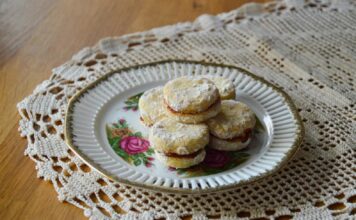 Samo 2 sastojka daju poseban ukus posnim vanilicama: Duže ostaju sveže, brzo nestaju sa tanjira Samo 2 sastojka daju poseban ukus posnim vanilicama: Duže ostaju sveže, brzo nestaju sa tanjira