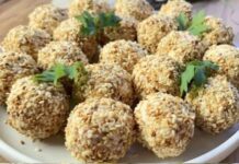 SLANE KUGLICE OD SAMO 4 SASTOJKA — savršeno slavsko predjelo za svečanu trpezu i goste SLANE KUGLICE OD SAMO 4 SASTOJKA — savršeno slavsko predjelo za svečanu trpezu i goste