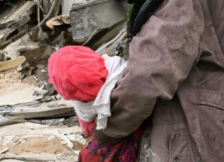 Srpski vojnik pronašao je bebu na zgarištu i spasio je sigurne smrti: 18 godina mislila je da se zove Mila, a onda je sasznala šok istinu Srpski vojnik pronašao je bebu na zgarištu i spasio je sigurne smrti: 18 godina mislila je da se zove Mila, a onda je sasznala šok istinu