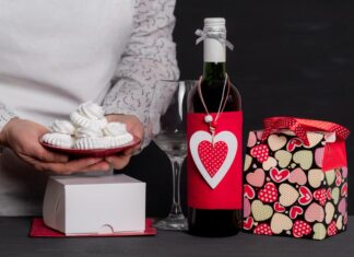 Šta je primereno da se nosi na slavu? 7 otmenih, a ne tako skupih poklona koji će oduševiti svakog domaćina Šta je primereno da se nosi na slavu? 7 otmenih, a ne tako skupih poklona koji će oduševiti svakog domaćina