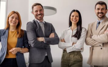 Šta način na koji PREKRŠTATE RUKE govori o vama Šta način na koji PREKRŠTATE RUKE govori o vama