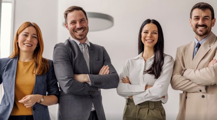 Šta način na koji PREKRŠTATE RUKE govori o vama Šta način na koji PREKRŠTATE RUKE govori o vama