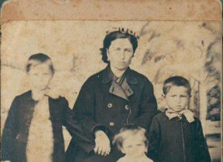 Stevan Sremac o braku i ženama pričao kao o najgoroj kletvi, a sve zbog nesrećne ljubavi prema 16-godišnjoj Jeleni: Na put im stao otac Pantelija iz šok razloga Stevan Sremac o braku i ženama pričao kao o najgoroj kletvi, a sve zbog nesrećne ljubavi prema 16-godišnjoj Jeleni: Na put im stao otac Pantelija iz šok razloga