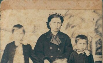 Stevan Sremac o braku i ženama pričao kao o najgoroj kletvi, a sve zbog nesrećne ljubavi prema 16-godišnjoj Jeleni: Na put im stao otac Pantelija iz šok razloga Stevan Sremac o braku i ženama pričao kao o najgoroj kletvi, a sve zbog nesrećne ljubavi prema 16-godišnjoj Jeleni: Na put im stao otac Pantelija iz šok razloga