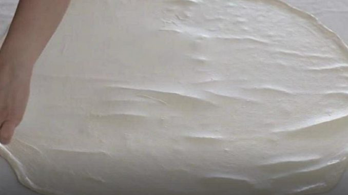 Tijesto vam se lijepi? Dodavanje brašna nije rješenje – ova caka je mnogo bolja… Tijesto vam se lijepi? Dodavanje brašna nije rješenje – ova caka je mnogo bolja…