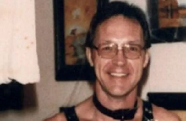 Tinejdžerka je pobegla od kuće nakon što se zaljubila u starijeg momka i to je bila greška koju je platila glavom: Njena poslednja fotografija ledi krv u žilama Tinejdžerka je pobegla od kuće nakon što se zaljubila u starijeg momka i to je bila greška koju je platila glavom: Njena poslednja fotografija ledi krv u žilama