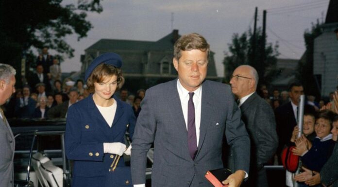 Unuka Džona Kenedija otkrila da boluje od smrtonosne bolesti: “Za sve je kriva moja krv” Unuka Džona Kenedija otkrila da boluje od smrtonosne bolesti: "Za sve je kriva moja krv"