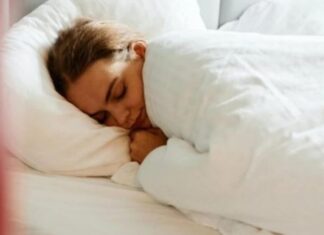 Večeras OBAVEZNO stavite OVO ispod jastuka: Dok vi spavate NOVAC će početi da se GOMILA Večeras OBAVEZNO stavite OVO ispod jastuka: Dok vi spavate NOVAC će početi da se GOMILA