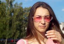 Vera je sumnjala da je muž vara, pa mu je u auto ubacila prisluškivač: A onda shvatila s kim živi i odmah pozvala policiju Vera je sumnjala da je muž vara, pa mu je u auto ubacila prisluškivač: A onda shvatila s kim živi i odmah pozvala policiju