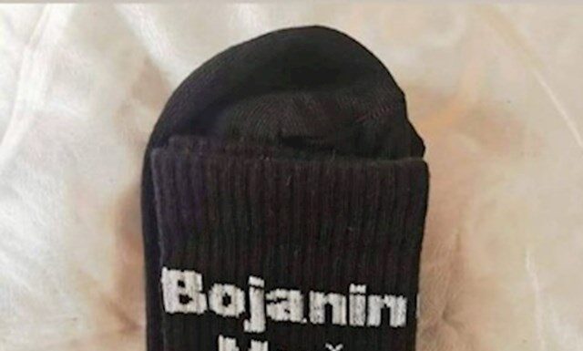 Žena je mužu za rođendan poklonila čarape, prasnut ćete u smijeh kad vidite što na njima piše Žena je mužu za rođendan poklonila čarape, prasnut ćete u smijeh kad vidite što na njima piše