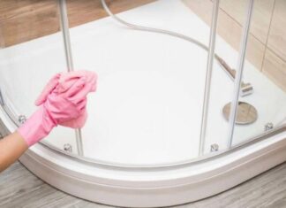 0LJUŠTIĆE KAMENAC Kao Da Je Kora Banane: Zbog 0ve Sitnice Će Vaša Tuš-Kabina Izgledati Kao Da Ste Je Tek Kupili 0LJUŠTIĆE KAMENAC Kao Da Je Kora Banane: Zbog 0ve Sitnice Će Vaša Tuš-Kabina Izgledati Kao Da Ste Je Tek Kupili