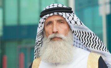 20 mudrosti Arapa posle kojih će vas apsolutno svako poštovati i uvažavati: Podvlače da se ova stvar nikome ne govori, čak ni najrođenijima 20 mudrosti Arapa posle kojih će vas apsolutno svako poštovati i uvažavati: Podvlače da se ova stvar nikome ne govori, čak ni najrođenijima