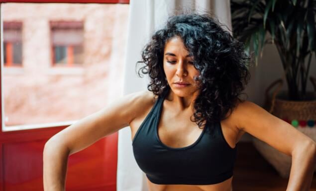 3 vežbe koje rešavaju naslage na stomaku dok ste rekli keks: Uđite u Novu Godinu za zategnutim stomakom i haljinom koja vam stoji kao salivena 3 vežbe koje rešavaju naslage na stomaku dok ste rekli keks: Uđite u Novu Godinu za zategnutim stomakom i haljinom koja vam stoji kao salivena