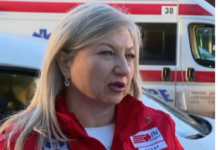 “Ako imate jak bol u grudima, najopasnije je popiti ovo”: Doktorka iz Hitne upozorava da osoba koja doživljava srčani udar neće moći da se tada reanimira “Ako imate jak bol u grudima, najopasnije je popiti ovo”: Doktorka iz Hitne upozorava da osoba koja doživljava srčani udar neće moći da se tada reanimira