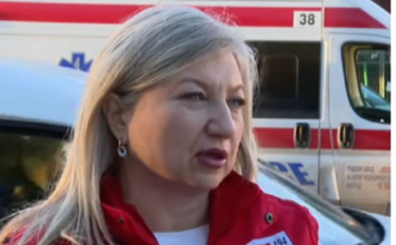 “Ako imate jak bol u grudima, najopasnije je popiti ovo”: Doktorka iz Hitne upozorava da osoba koja doživljava srčani udar neće moći da se tada reanimira “Ako imate jak bol u grudima, najopasnije je popiti ovo”: Doktorka iz Hitne upozorava da osoba koja doživljava srčani udar neće moći da se tada reanimira