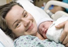 Ana (21) 4 nedelje pred porođaj saznala da je trudna: Mislila da se malo ugojila, kada je otišla na pregled reči lekara je šokirale Ana (21) 4 nedelje pred porođaj saznala da je trudna: Mislila da se malo ugojila, kada je otišla na pregled reči lekara je šokirale