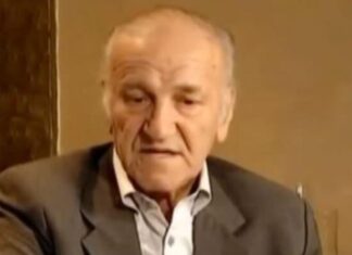 Bata je prezirao Aleju velikana, telo mu premeštali u portu seoske crkve: Na postelji tražio od supruge da mu peva, poslednju želju sin mu nije ispunio Bata je prezirao Aleju velikana, telo mu premeštali u portu seoske crkve: Na postelji tražio od supruge da mu peva, poslednju želju sin mu nije ispunio