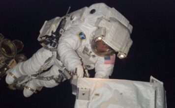 Bio sam 178 dana u svemiru i ono što sam tamo video uverilo me je da živimo laž: Konačno sam shvatio gde čovečanstvo greši Bio sam 178 dana u svemiru i ono što sam tamo video uverilo me je da živimo laž: Konačno sam shvatio gde čovečanstvo greši