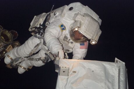 Bio sam 178 dana u svemiru i ono što sam tamo video uverilo me je da živimo laž: Konačno sam shvatio gde čovečanstvo greši Bio sam 178 dana u svemiru i ono što sam tamo video uverilo me je da živimo laž: Konačno sam shvatio gde čovečanstvo greši