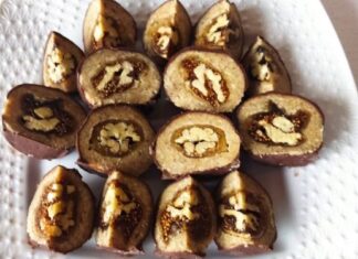 Brzi starinski recept za kolač bez pečenja idealan za praznike: Svekrvino oko – nećete ni videti kad nestane sa tanjira Brzi starinski recept za kolač bez pečenja idealan za praznike: Svekrvino oko - nećete ni videti kad nestane sa tanjira