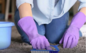 Brzo osvježavanje tepiha bez pranja: Uradi to prije praznika – dovoljan je samo jedan proizvod Brzo osvježavanje tepiha bez pranja: Uradi to prije praznika – dovoljan je samo jedan proizvod