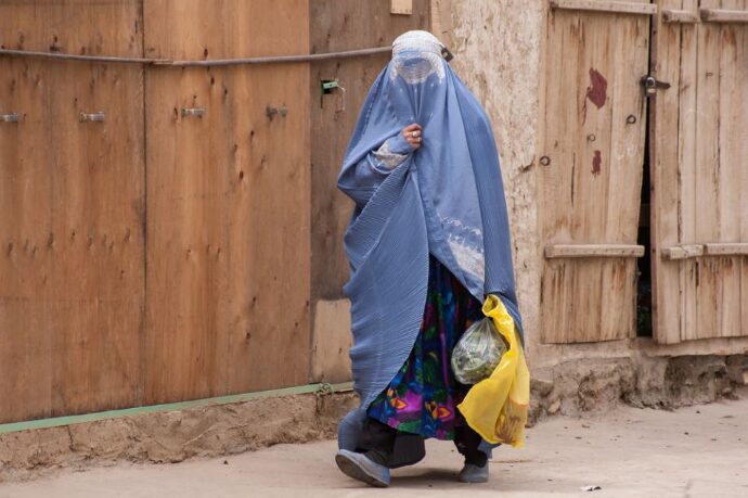 Darkov komšija oženio muslimanku zamotanu od glave do pete: Nikad je nismo ni videli ni čuli, a onda sam kroz prozor video prizor i zanemeo…