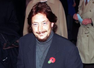 Dobio rak, vadili mu organe, pa oboleo od dijabetesa i doživeo moždani udar: Ništa od toga ga nije sprečilo da osvoji svet, svi obožavamo ovaj njegov hit Dobio rak, vadili mu organe, pa oboleo od dijabetesa i doživeo moždani udar: Ništa od toga ga nije sprečilo da osvoji svet, svi obožavamo ovaj njegov hit