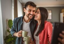 Dve stvari koje muškarac radi samo sa ženom koju istinski voli Dve stvari koje muškarac radi samo sa ženom koju istinski voli