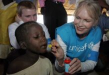 Evo šta se desilo sa usvojenom decom poznatih glumaca: Rođeni su bez ikakvih mogućnosti, a onda ih je život nagradio Evo šta se desilo sa usvojenom decom poznatih glumaca: Rođeni su bez ikakvih mogućnosti, a onda ih je život nagradio