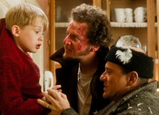 Fanovi „Sam u kući“ otkrili tri filmske greške koje su im, kako kažu, „pokvarile Božić“ Fanovi „Sam u kući“ otkrili tri filmske greške koje su im, kako kažu, „pokvarile Božić“