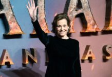 Kad hoće da izgleda savršeno Sigorni Viver bira ovu haljinu: Najbolje izdužuje liniju i sakriva višak Kad hoće da izgleda savršeno Sigorni Viver bira ovu haljinu: Najbolje izdužuje liniju i sakriva višak