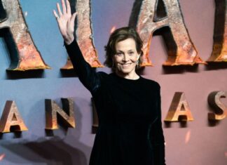 Kad hoće da izgleda savršeno Sigorni Viver bira ovu haljinu: Najbolje izdužuje liniju i sakriva višak Kad hoće da izgleda savršeno Sigorni Viver bira ovu haljinu: Najbolje izdužuje liniju i sakriva višak