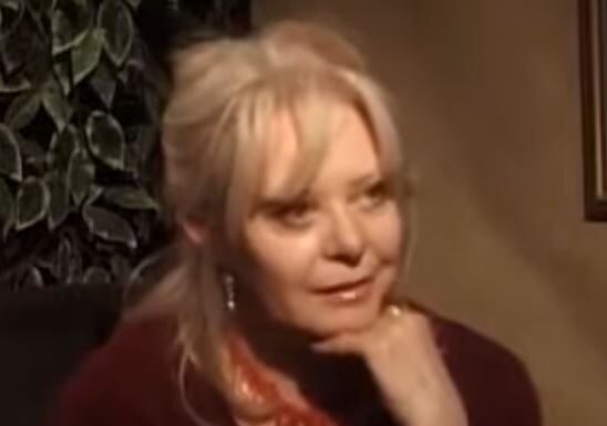 Kad mu je najbolji drug oteo ženu, on počeo da juri čuvenu udatu damu po Beogradu: Činio sve da je razvede, a ona uradila zbog njega nezamislivu stvar Kad mu je najbolji drug oteo ženu, on počeo da juri čuvenu udatu damu po Beogradu: Činio sve da je razvede, a ona uradila zbog njega nezamislivu stvar