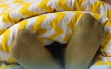 Ko ne smije da spava u čarapama Ako imate ovu dijagnozu, nemojte to raditi Ko ne smije da spava u čarapama Ako imate ovu dijagnozu, nemojte to raditi