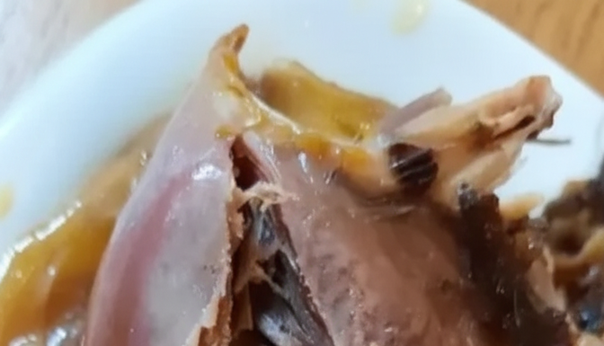 KUPILA PILE U PRODAVNICI, A KAD GA JE RAZREZALA NIJE MOGLA SEBI DOĆI: ŠTA JE OVO? KUPILA PILE U PRODAVNICI, A KAD GA JE RAZREZALA NIJE MOGLA SEBI DOĆI: ŠTA JE OVO?