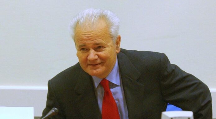 Ljubila čoveka koji je spremao zaveru protiv Miloševića, pa se zaljubila u Slobodana i 1 potezom promenila tok naše istorije: Mira nije slutila šta se dešava Ljubila čoveka koji je spremao zaveru protiv Miloševića, pa se zaljubila u Slobodana i 1 potezom promenila tok naše istorije: Mira nije slutila šta se dešava