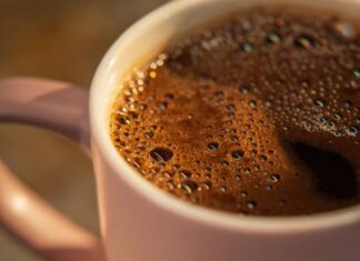 Moć šoljice kafe: Harvardska studija potvrdila da žene koje piju kafu duže ostaju vitalne Moć šoljice kafe: Harvardska studija potvrdila da žene koje piju kafu duže ostaju vitalne