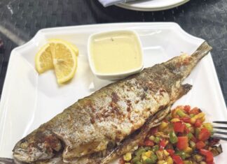 Monasi sa Hilandara, bez obzira na doba godine, na trpezi uvek imaju ovu posnu namirnicu: Zato su snažni i jaki i neretko dožive duboku starost Monasi sa Hilandara, bez obzira na doba godine, na trpezi uvek imaju ovu posnu namirnicu: Zato su snažni i jaki i neretko dožive duboku starost