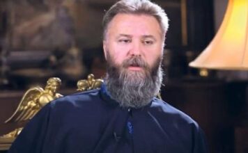 Na vrh jelke ne ide zvezda ako ste Srbi: Otac Popović otkrio šta se zapravo radi sa jelkom i badnjakom Na vrh jelke ne ide zvezda ako ste Srbi: Otac Popović otkrio šta se zapravo radi sa jelkom i badnjakom