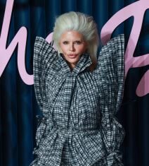 Najgora izdanja na Dodeli modnih nagrada 2025: Bizarnije od ovog ne može Najgora izdanja na Dodeli modnih nagrada 2025: Bizarnije od ovog ne može