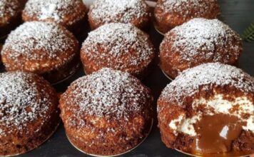 Najlakši čokoladni desert na svijetu – brz i savršen za Božić je pravi spas! Napravila sam ga tokom priprema za praznike i svi su tražili još. Tako jednostavno, tako svečano! Najlakši čokoladni desert na svijetu – brz i savršen za Božić je pravi spas! Napravila sam ga tokom priprema za praznike i svi su tražili još. Tako jednostavno, tako svečano!