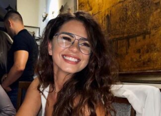 Najlepša je devojka sa Kosova, ima 2 fakulteta, ali je njemu smetala jedna stvar: Niko nije mogao da veruje zašto je sin folk dive ostavio glumicu Najlepša je devojka sa Kosova, ima 2 fakulteta, ali je njemu smetala jedna stvar: Niko nije mogao da veruje zašto je sin folk dive ostavio glumicu